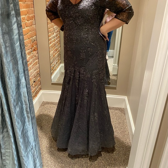 Gorgeous steel grey beaded mother of the bride dress size 14 -  threedaughtersproperties.com